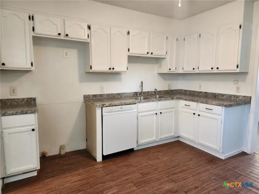 4305 Willow Street, Corpus Christi, TX 78411 - Image #2