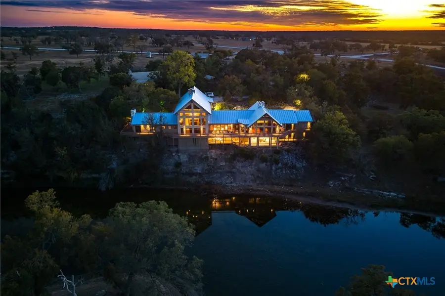 556 Cliff View Loop, Harper, TX 78631 - Image #2