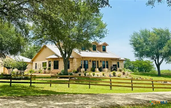 1020 E Fm 532, Hallettsville, TX 77964