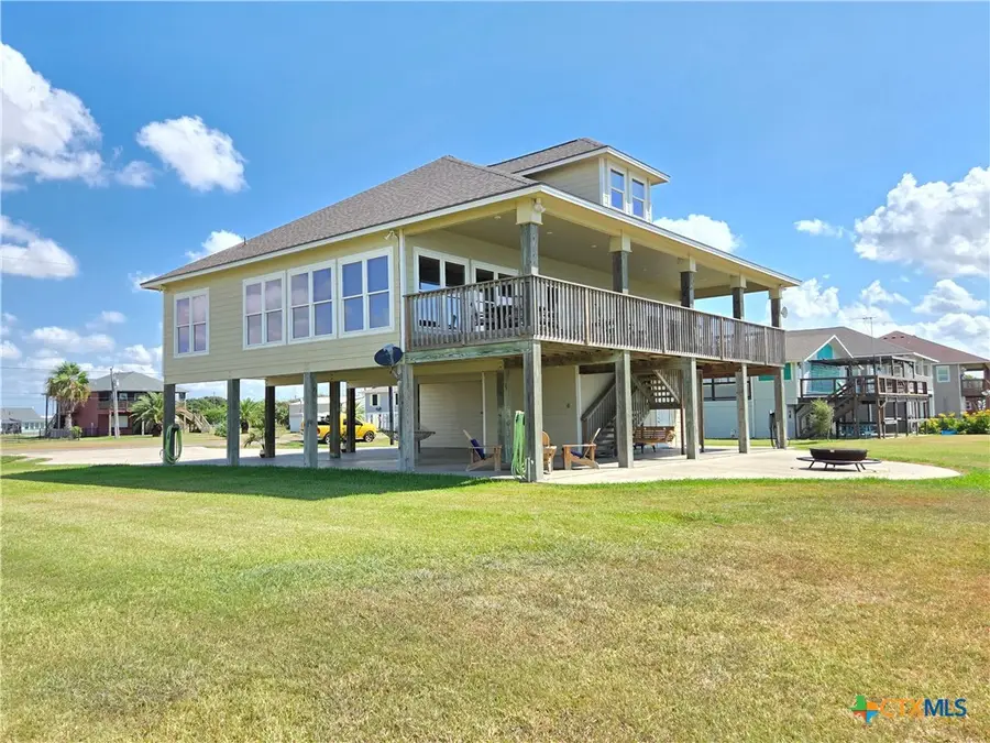 1588 W Bayshore Drive, Palacios, TX 77465 - Image #2