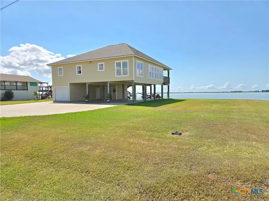 1588 W Bayshore Drive, Palacios, TX 77465 - Image #3