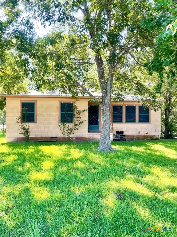 109 E Heard Street, Ganado, TX 77962