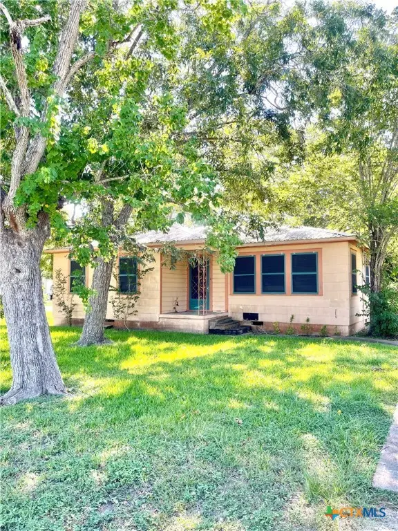 109 E Heard Street, Ganado, TX 77962 - Image #2