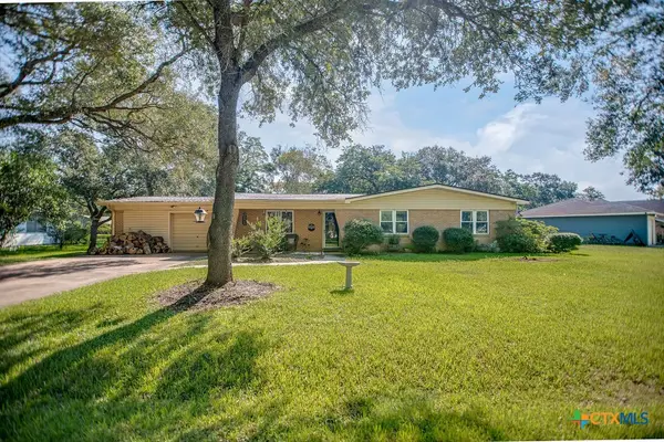 502 Ave G, El Campo, TX 77437