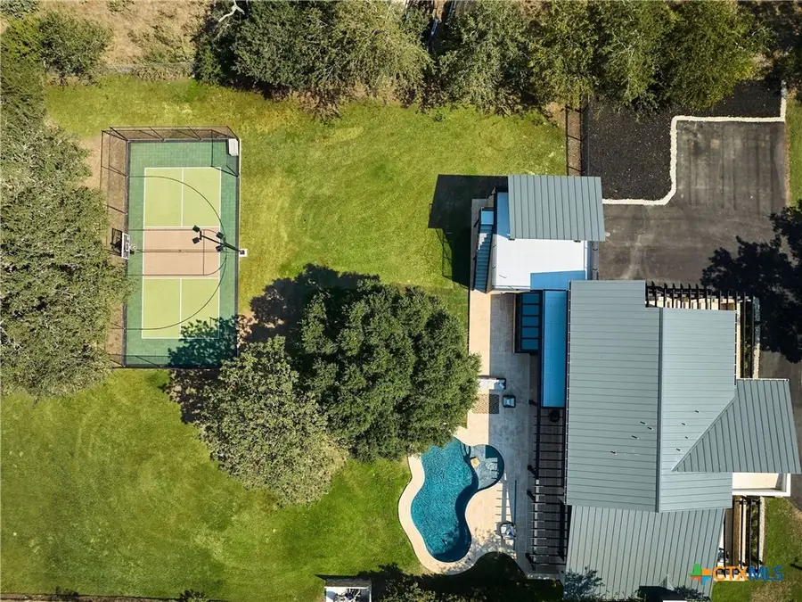 353 Lakeview Boulevard, New Braunfels, TX 78130 - Image #2