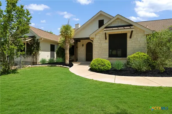 170 N Echo Canyon Drive, Comfort, TX 78013