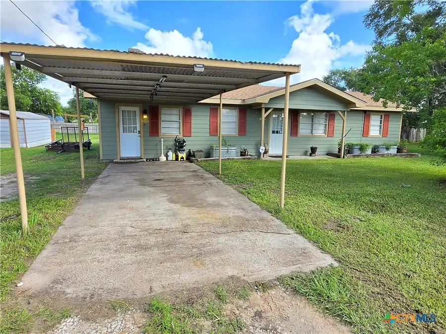 610 E Division Street, Edna, TX 77957 - #2