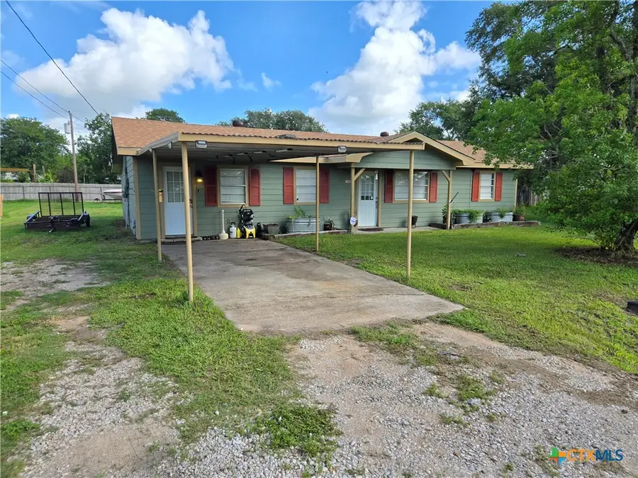 610 E Division Street, Edna, TX 77957 - #3