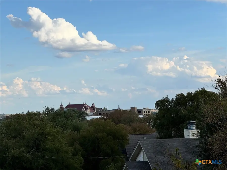 1013 Chestnut Street #6, San Marcos, TX 78666 - Image #2