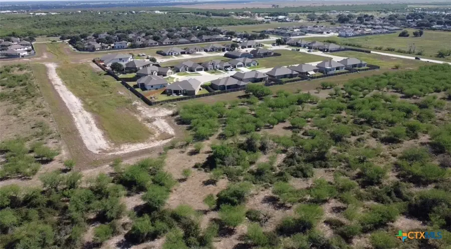 645 Paco Road, Victoria, TX 77904 - Image #2