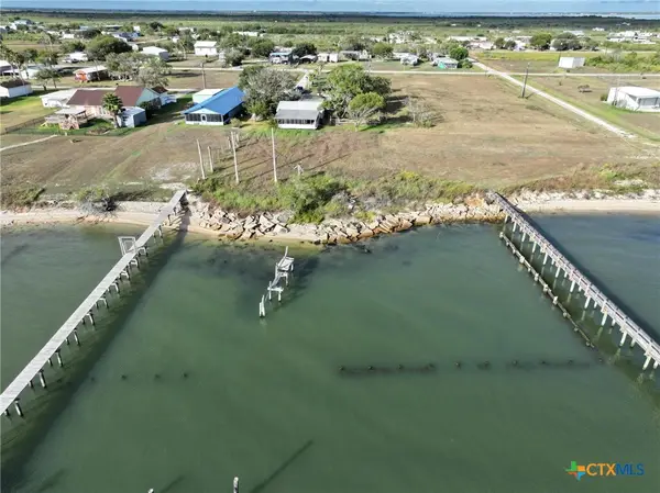 93 Sandcastle Drive, Port Lavaca, TX 77979