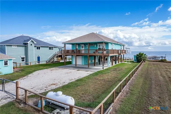 49 Lee Street, Port Lavaca, TX 77979