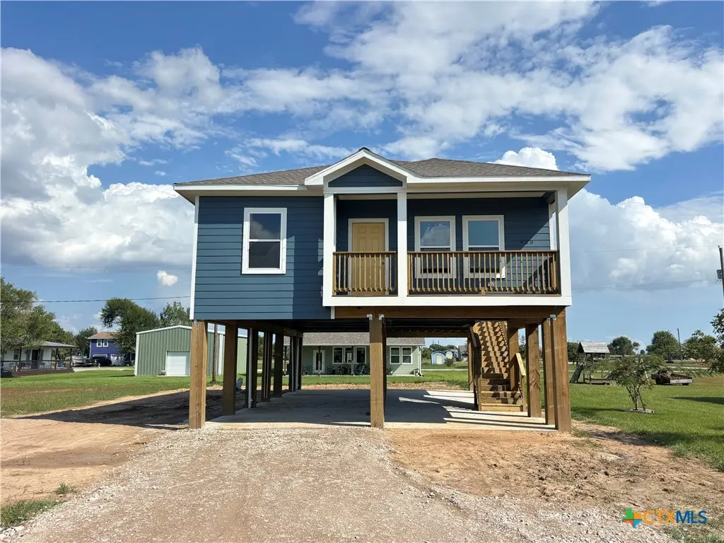 423 Calumet, Palacios, TX 77465 - Image #1
