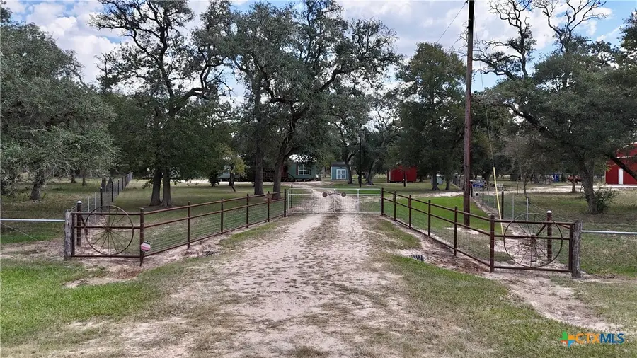 3033 County Road 18, Hallettsville, TX 77964 - Image #2
