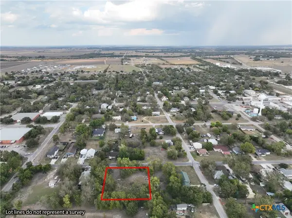 407 El Paso Street, Holland, TX 76534