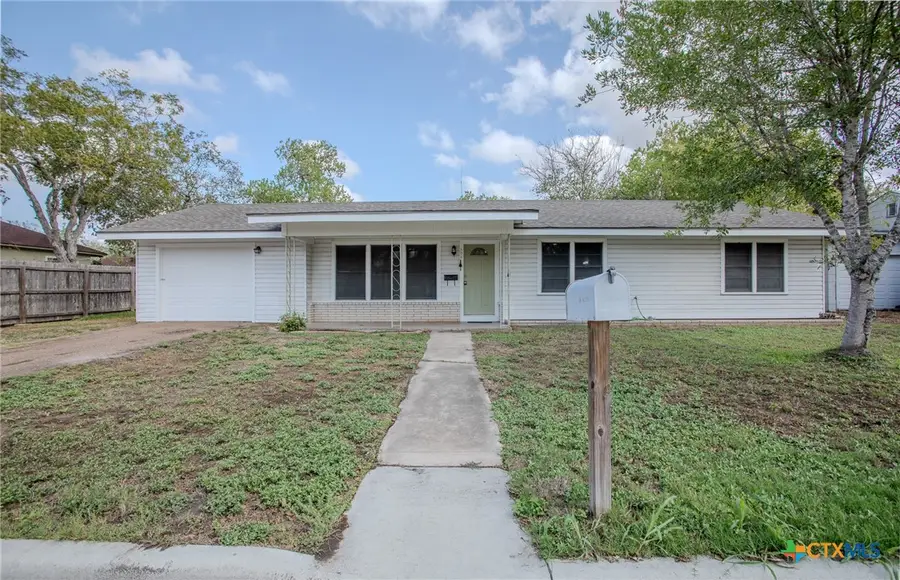 506 Second Street, Cuero, TX 77954 - Image #2
