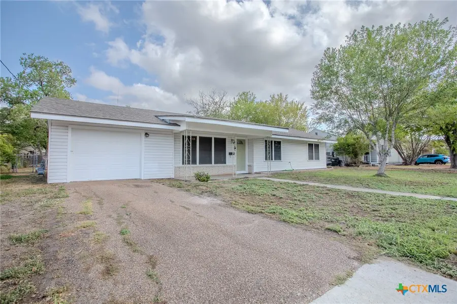 506 Second Street, Cuero, TX 77954 - Image #3