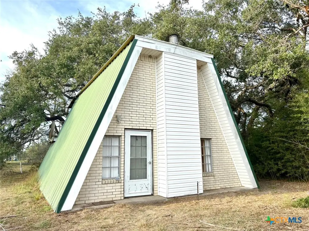 24 Colake Drive, Victoria, TX 77905 - Image #1