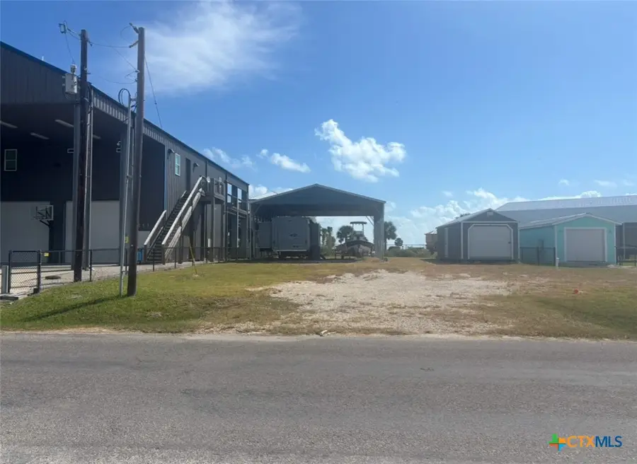 501 W Maple Street, Port Oconnor, TX 77982 - Image #3