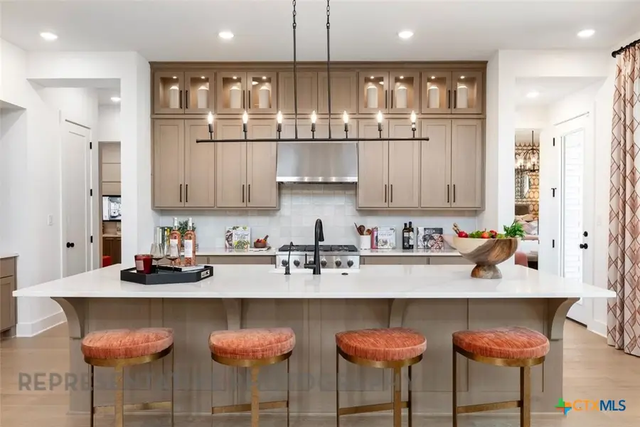 237 Lacey Oak, Castroville, TX 78009 - Image #2