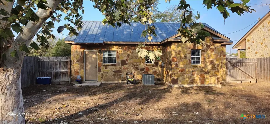 414 Harl Street, Pleasanton, TX 78064 - Image #3