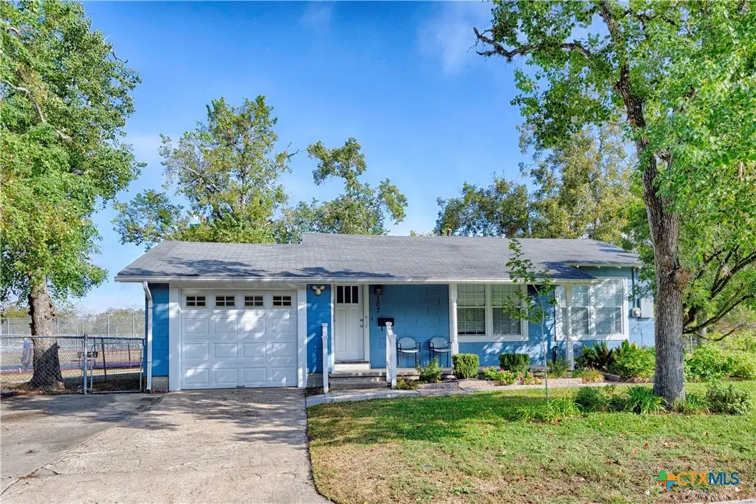 107 Crockett Street, Hallettsville, TX 77964 - Image #1