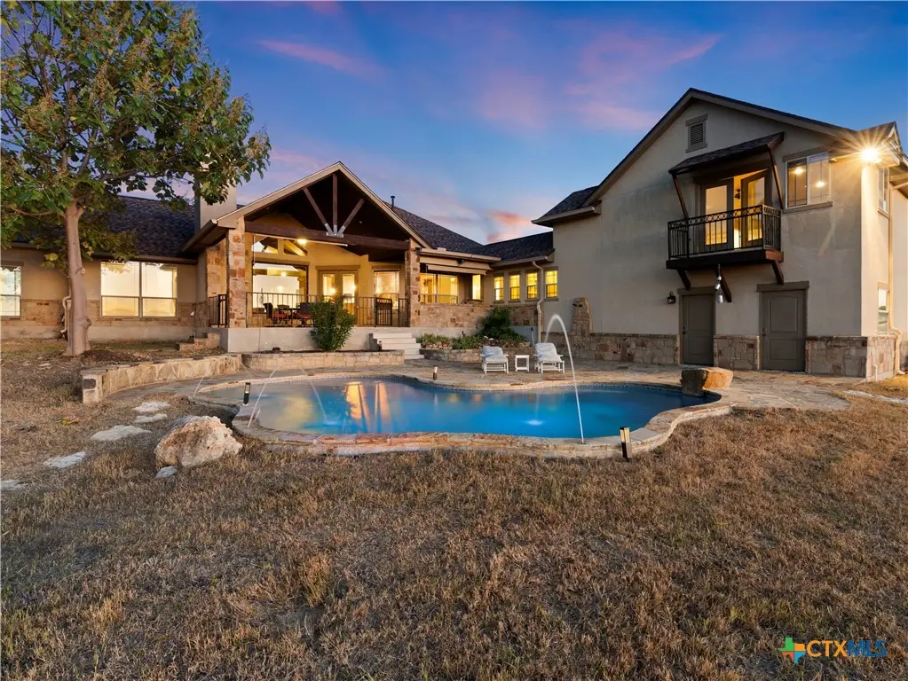 957 Phantom Rider Trail, Spring Branch, TX 78070 - Image #1