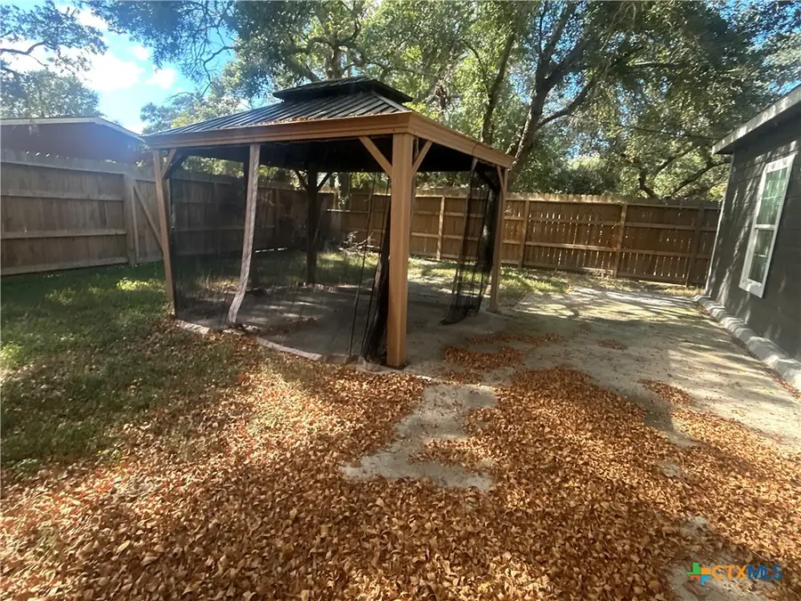 104 Mesquite Street, Louise, TX 77455 - Image #2