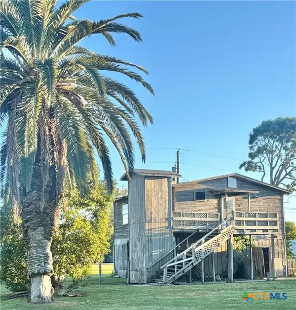 509 N 9th Street, Port O'Connor, TX 77982