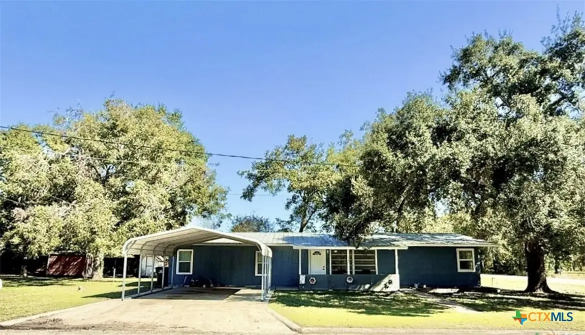 502 Flournoy Street, Edna, TX 77957 - Image #1