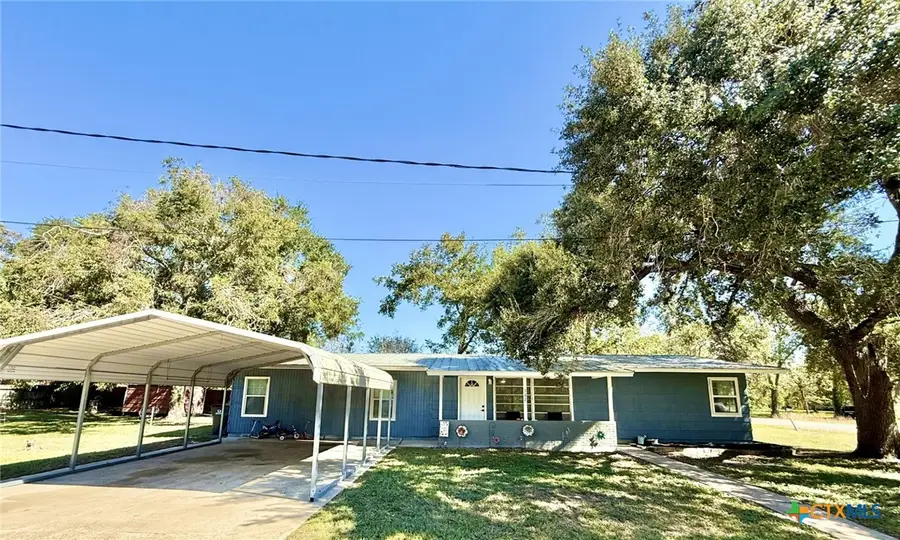 502 Flournoy Street, Edna, TX 77957 - Image #3
