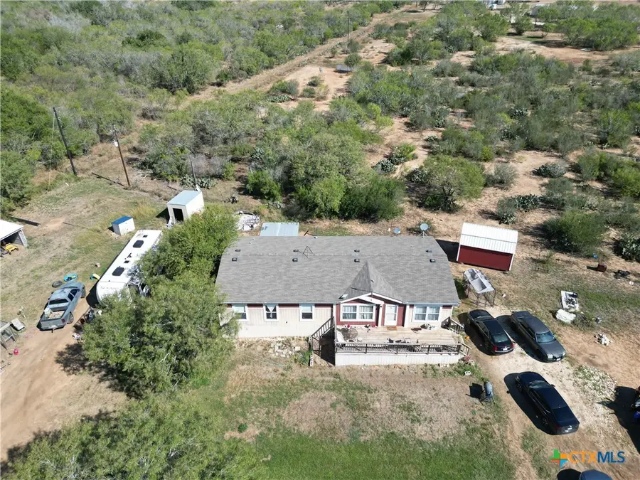 5570 Blackhill Road, Floresville, TX 78114 - Image #2
