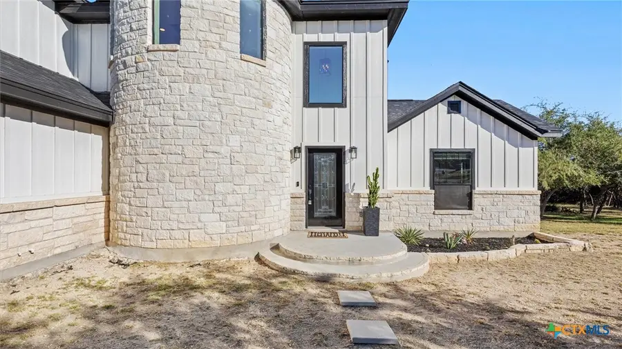 411 Cielo Vista, Canyon Lake, TX 78133 - Image #2