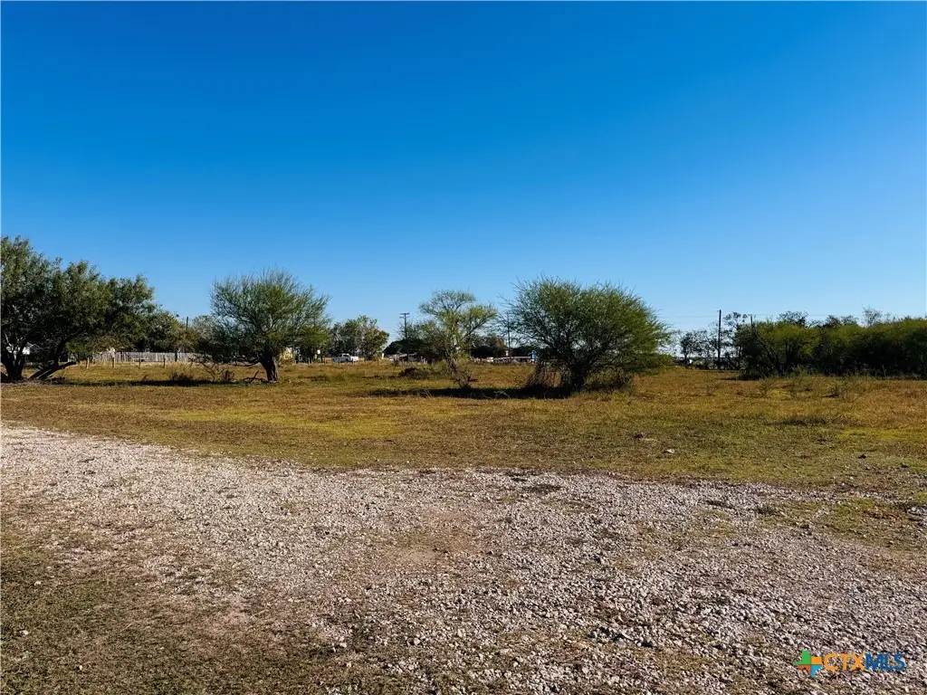 4309 Hanselman Road, Victoria, TX 77901 - Image #1