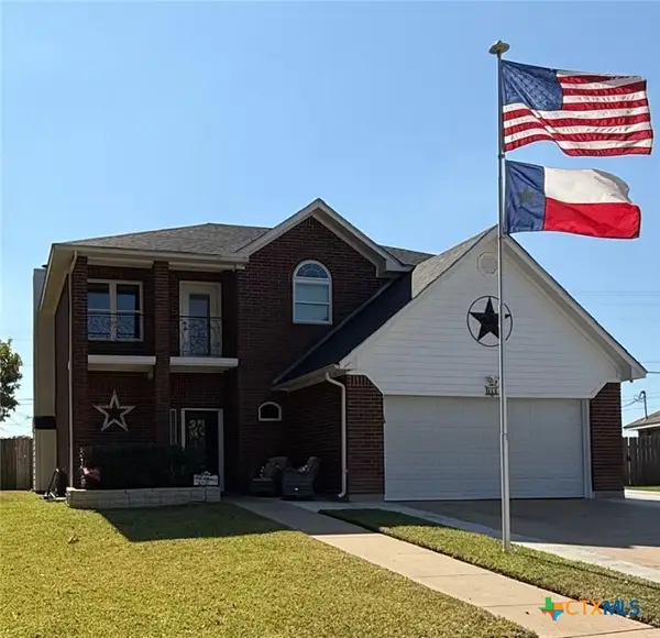 111 Belmoor Lane, Victoria, TX 77904