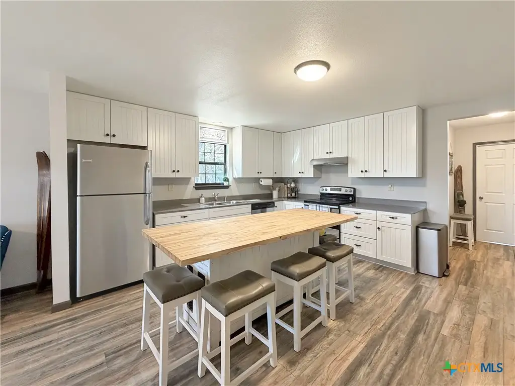 1647 Westview Court Drive, Canyon Lake, TX 78133 - Image #1