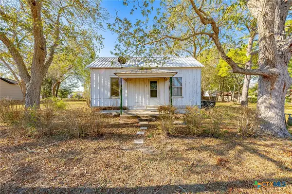 312 N Avenue H, Shiner, TX 77984