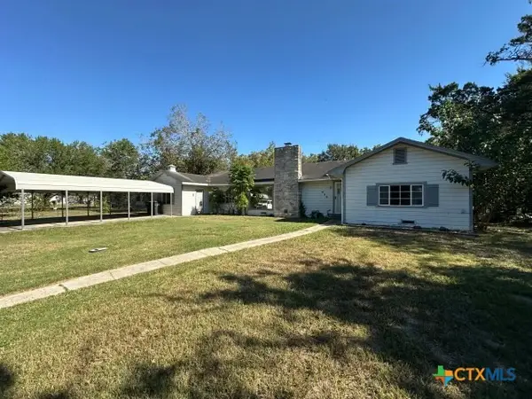 612 S East Street, Edna, TX 77957