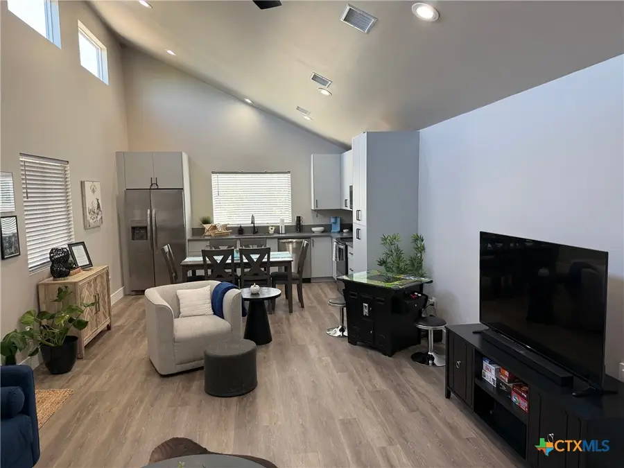 252 Lexington Pass, Canyon Lake, TX 78133 - Image #2