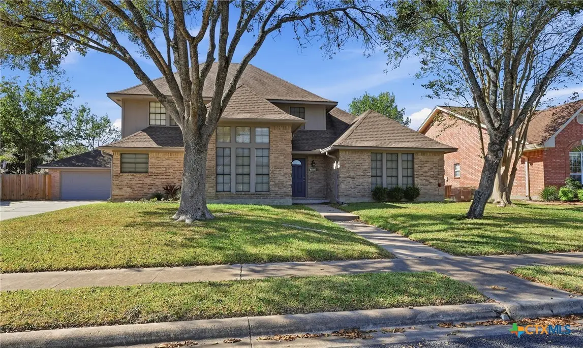 305 Windrock Drive, Victoria, TX 77904 - Image #1