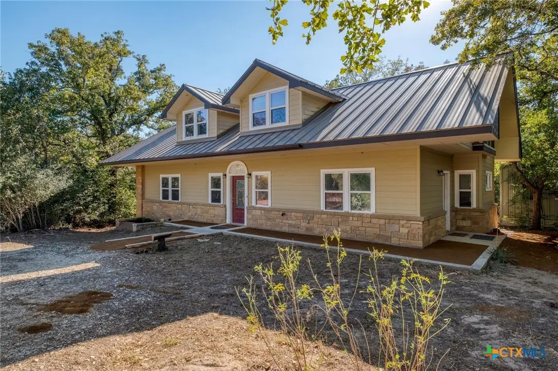 123 Bowie Trail, Luling, TX 78648 - #1
