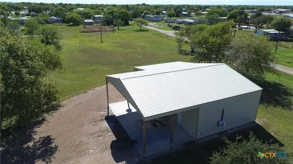 407 Oakland Avenue, Seadrift, TX 77983