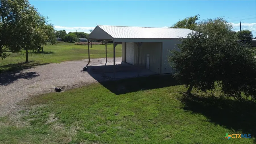 407 Oakland Avenue, Seadrift, TX 77983 - Image #3