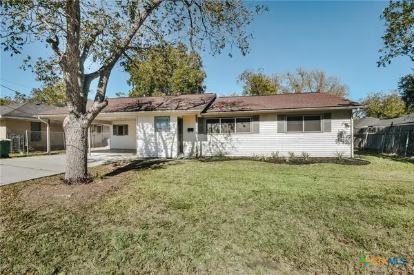 2206 E Stayton Avenue, Victoria, TX 77901
