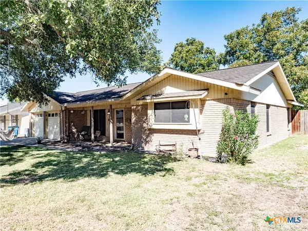 716 Westwood Drive, Port Lavaca, TX 77979
