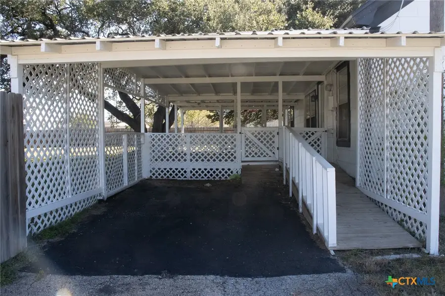 206 N 4th St Street, Lometa, TX 76853 - Image #3
