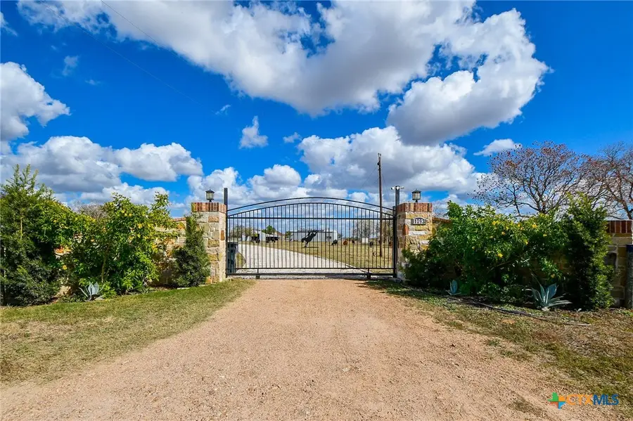 1093 Sunderman Road, Alleyton, TX 78935 - Image #2