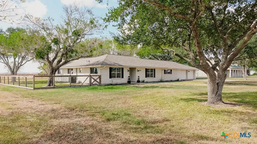 470 Burkhart Road, Victoria, TX 77905 - Image #2
