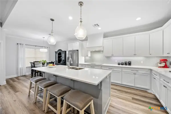 10317 Fallen Leaf Drive, Woodway, TX 76712