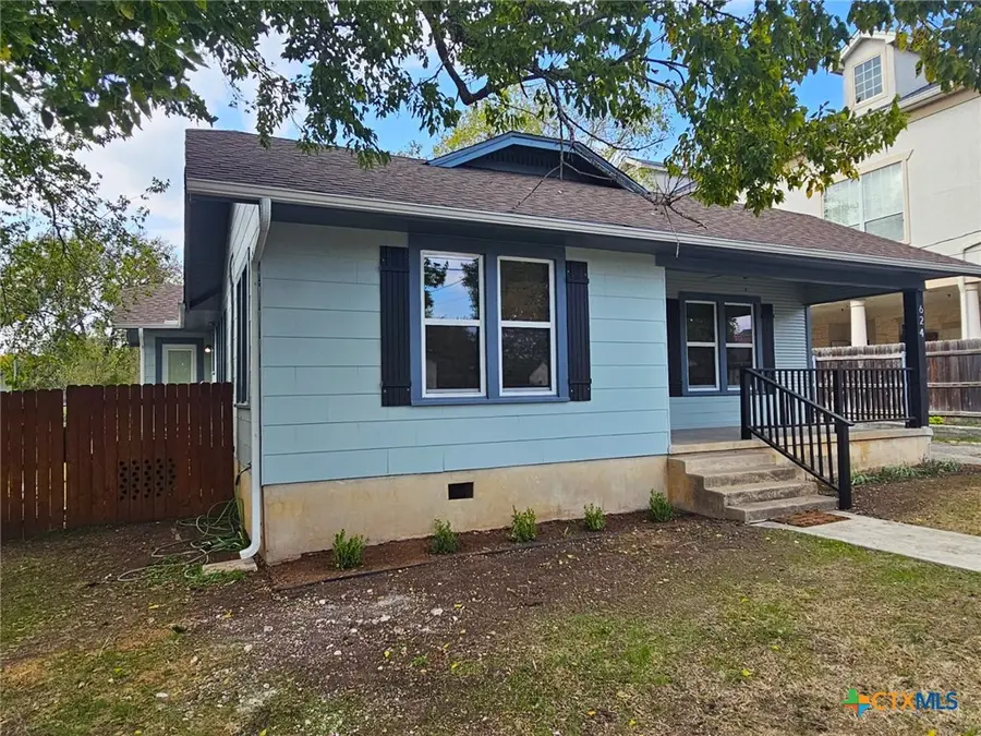 624 S Austin Street, Seguin, TX 78155 - Image #3